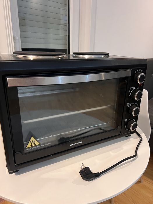 Cuptor electric Heinner cu doua plite, folosit de trei ori
