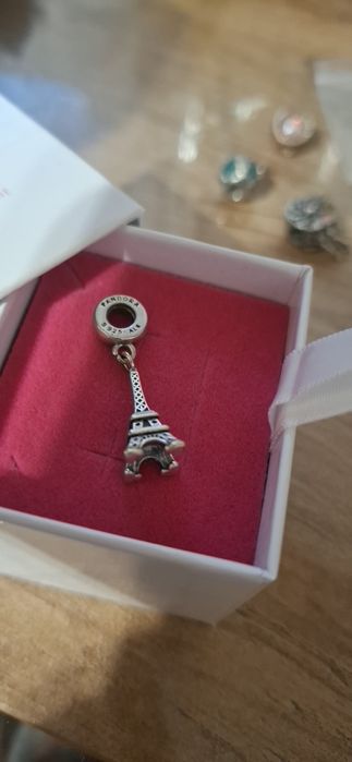 Продавам Обици,Талисмани и Пръстен!!