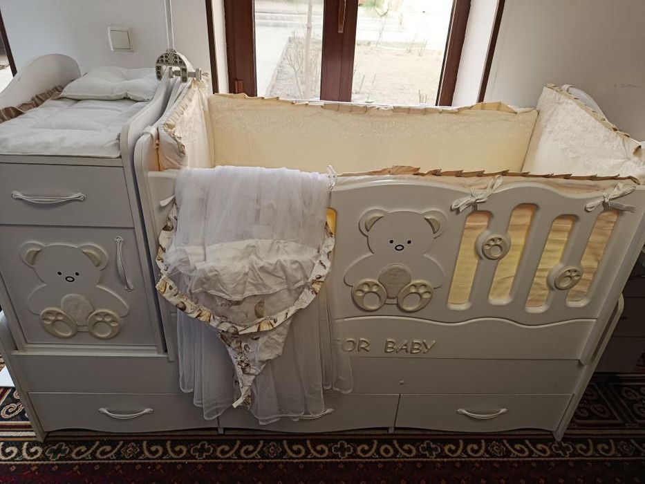 Детская кроватка