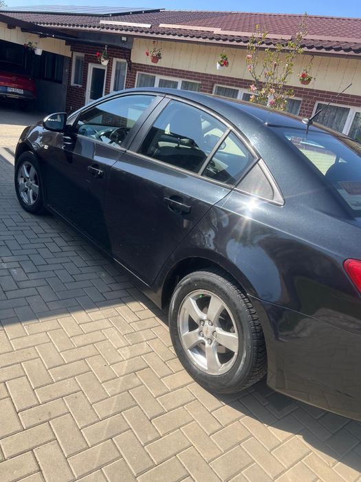 Chevrolet Cruze 1.8 benzina 141 cp an fabricatie 2011