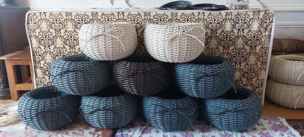 Kashpo iz rotanga dlya svetov