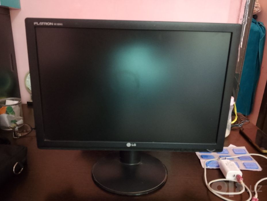LG Manitor yangi