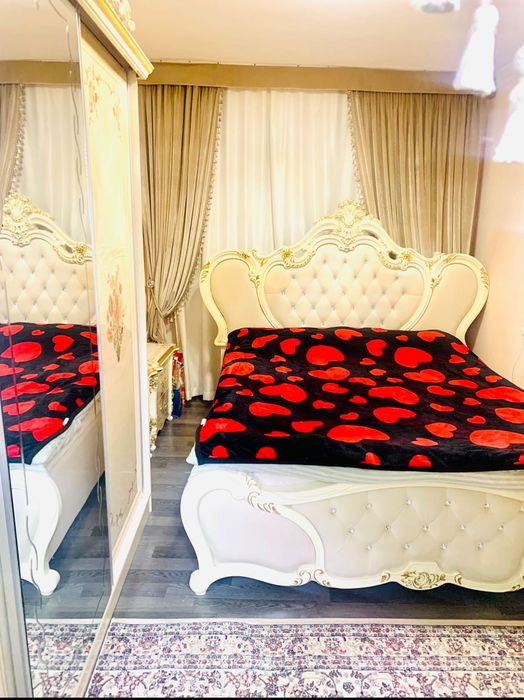 Срочно Квартира сотилади Куйлик -5 массив.Нархи келишилади.