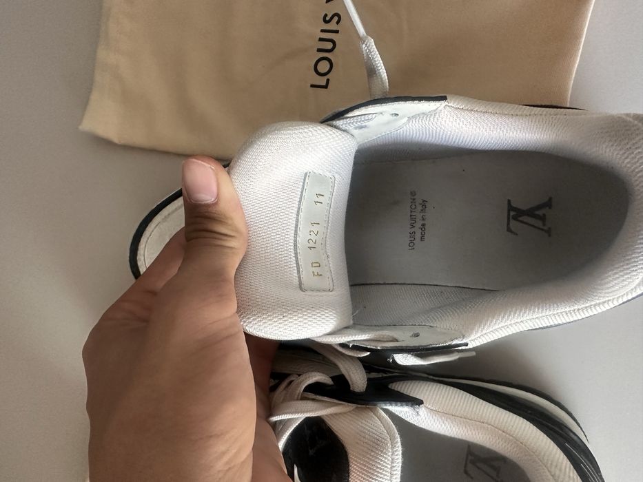 Lv trainers black/white