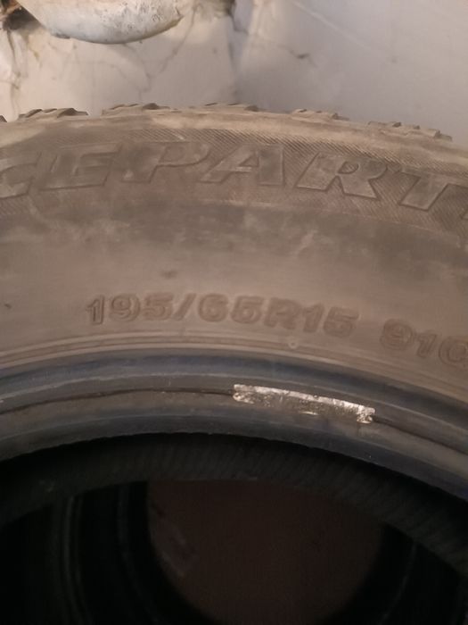 Продам срочно зимние резины