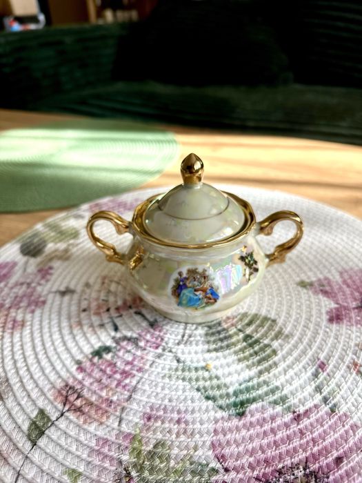 Винтидж порцеланов сервиз за кафе TITO VELES – перлен блясък 14 части