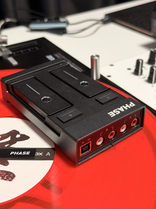 Reloop Rp 7000mk2 + mixer numark scratch inno fader pro 2 + phase DJ