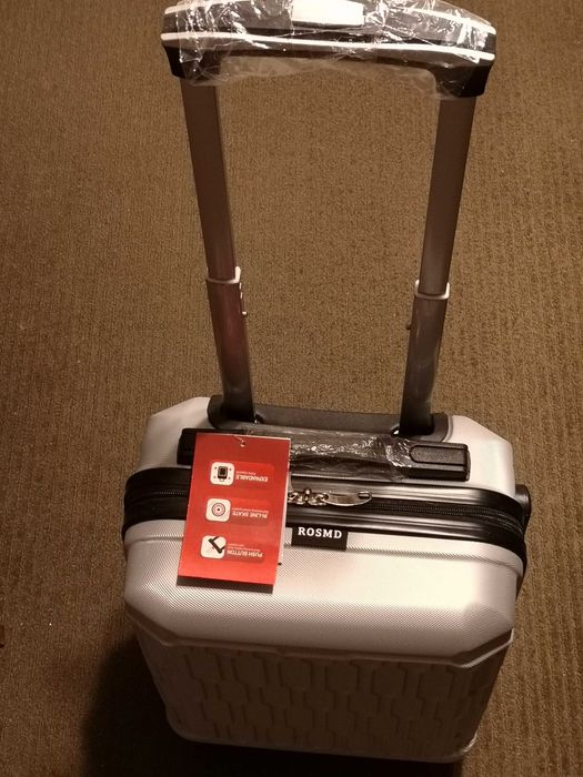 Bagaj de Mana avion 40x30x20 cm NOU! adaptabil ca troler