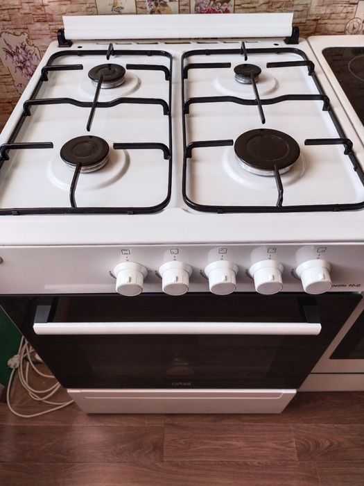 Продаю газовую плиту