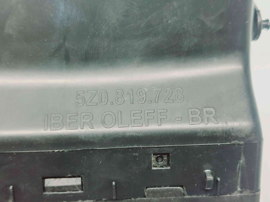 Grila aerisire centrala Volkswagen Fox (5Z1, 5Z3) [Fabr 2003-2011] 5