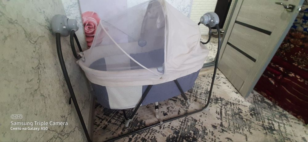 Болалар люлкаси (шезлонг) сотилади