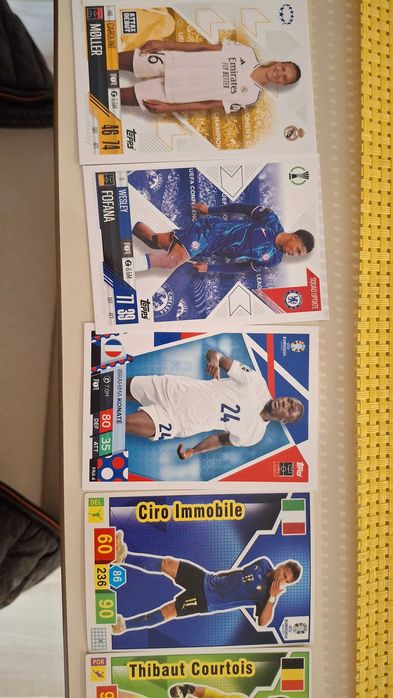 Продававм футболни карти на topps match attax различни видове