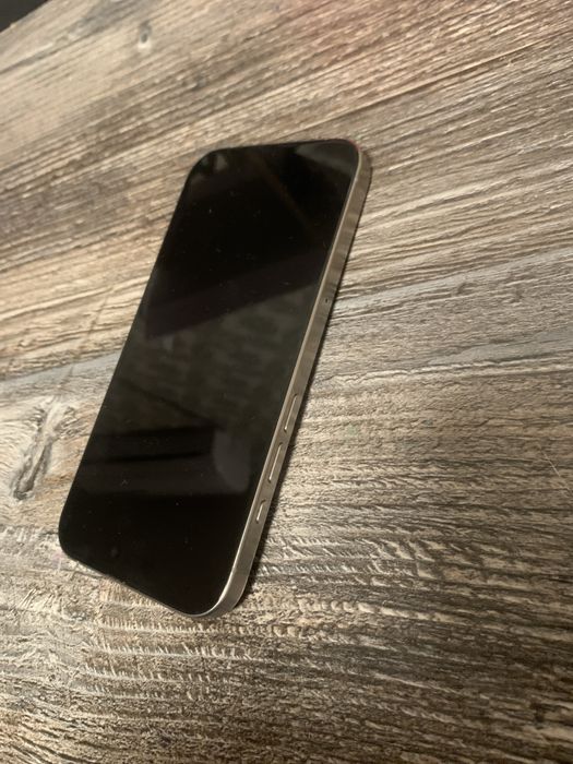 Iphone 15pro 256 gb ikta imeyka otkan bez karobka ideal tel