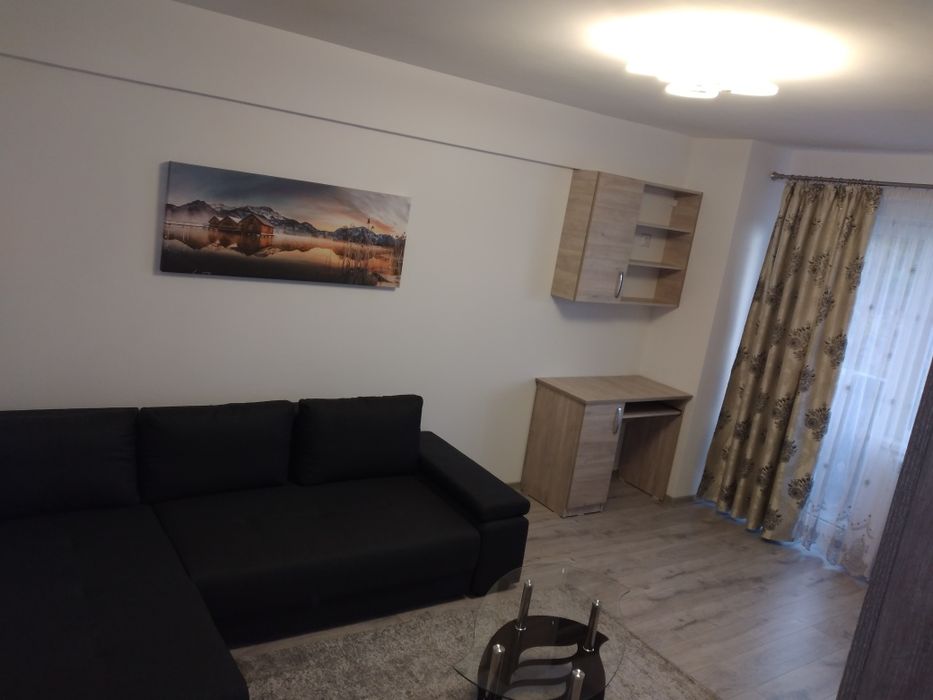 Închiriez apartament cu doua camere decomandat