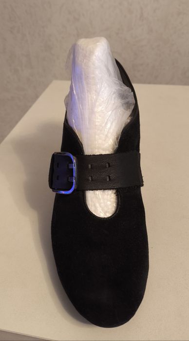 Продам туфли черные замшевые