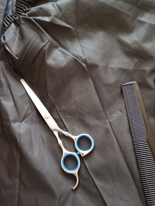 Фризьорски инструменти