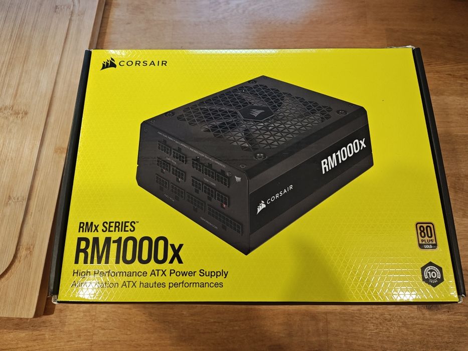 Sursa Corsair Gold rm1000x black label pre 2024