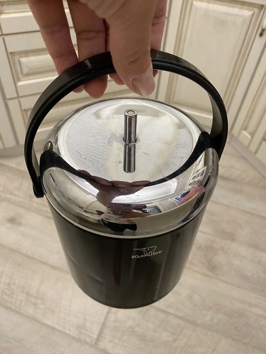 Продам емкость для льда пластмассовая