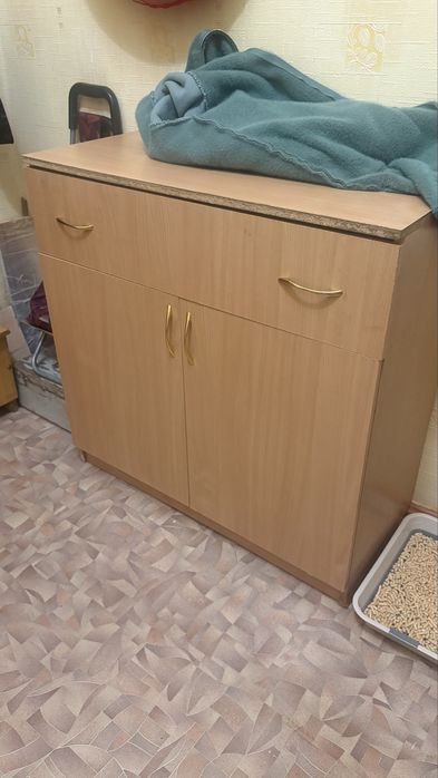 Продам комод шкаф в хорошем состоянии