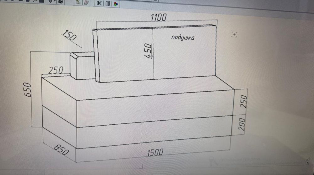 Не большой   диванчик