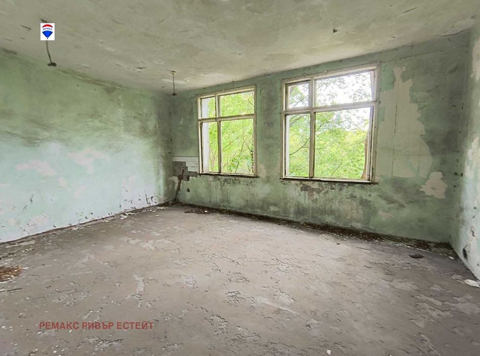 Бизнес имот за продажба в с. Тертер