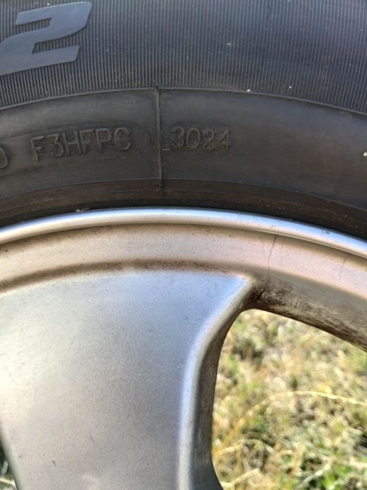 Vând set 4 roți cu anvelope de iarna 185/65R15