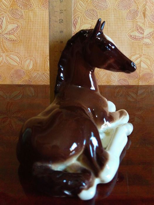 Продается фарфоровая статуэтка Лошади (Лфз)