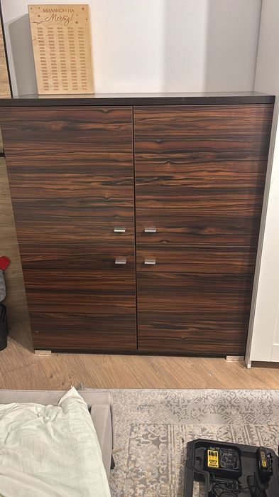 Продам шкаф коричневый