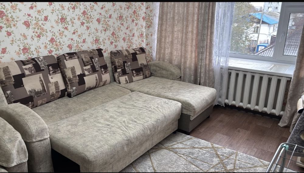 Диван с креслом