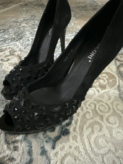 Замшевый черный туфля