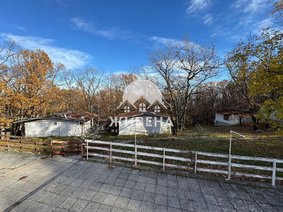 Инвестиционен имот, бунгала, с.Шкорпиловци, РЗП: 455 кв.м