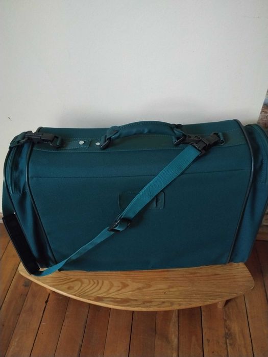 Samsonite лек куфар за ръчен багаж с 4 колелца