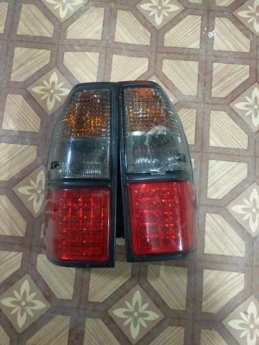 Фары на авто  тойота