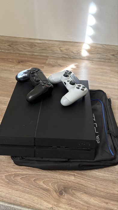 PlayStation 4 + Подписка 12 месяцев