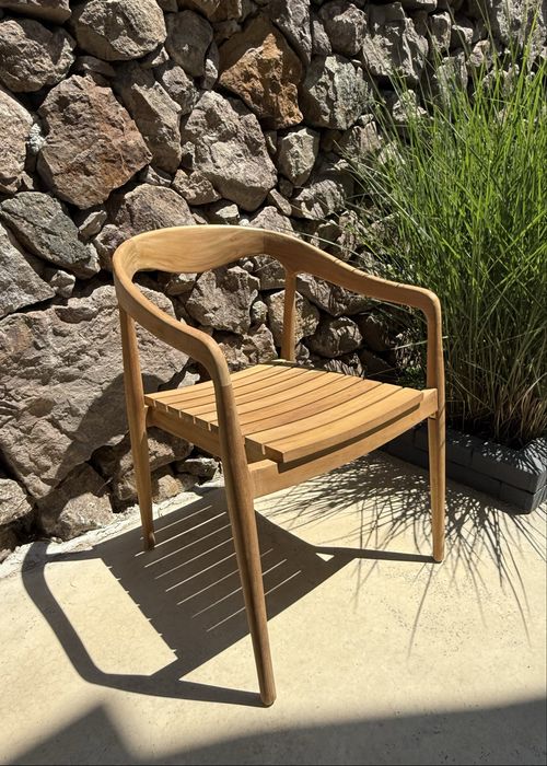 Стол от тиково дърво