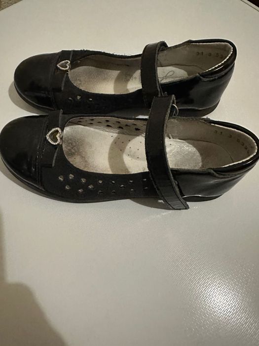 Продам детскую обувь