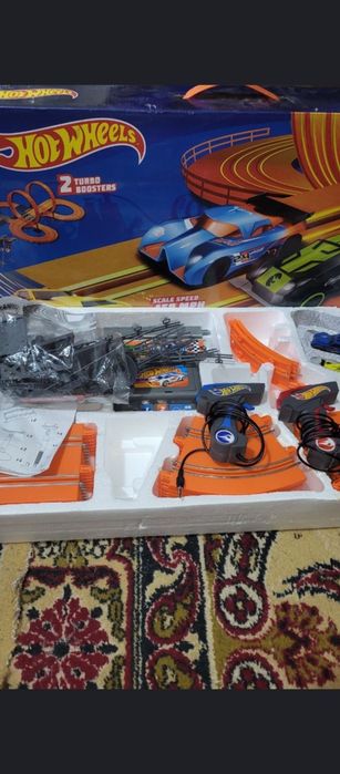 Продаю трассу hot wheels