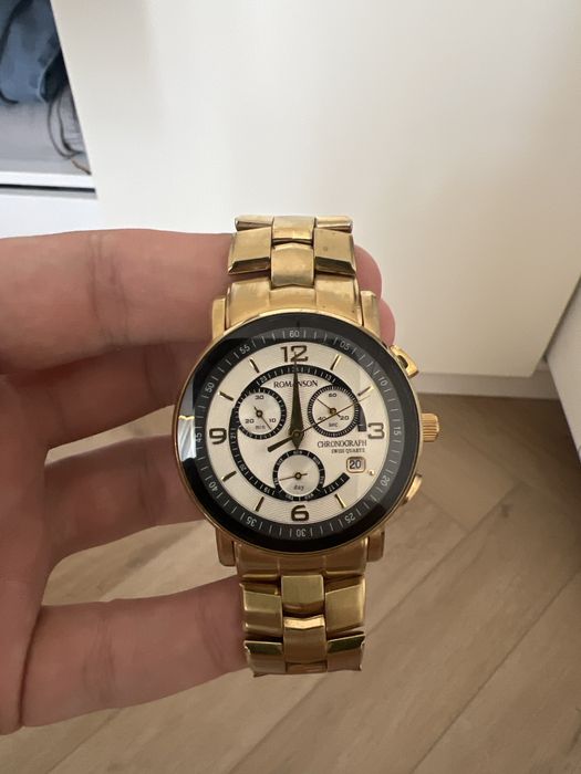 Продам часы Romanson женские
