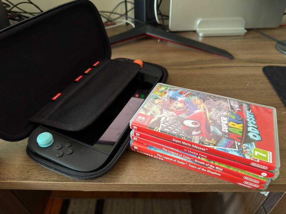 Конзола Nintendo Switch 2 + 5 игри и аксесоари