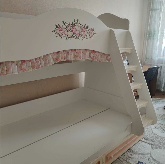 Двухъярусная кровать детская