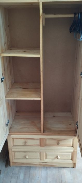 Два броя гардероба (може заедно,може и поотделно)