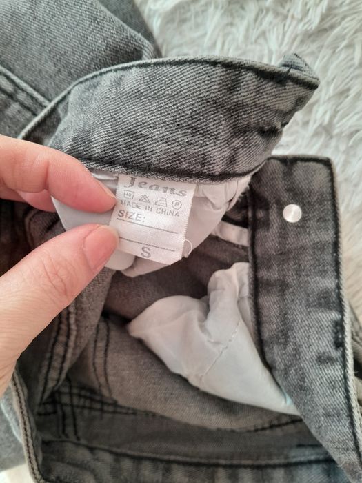 Продам джинсы женские