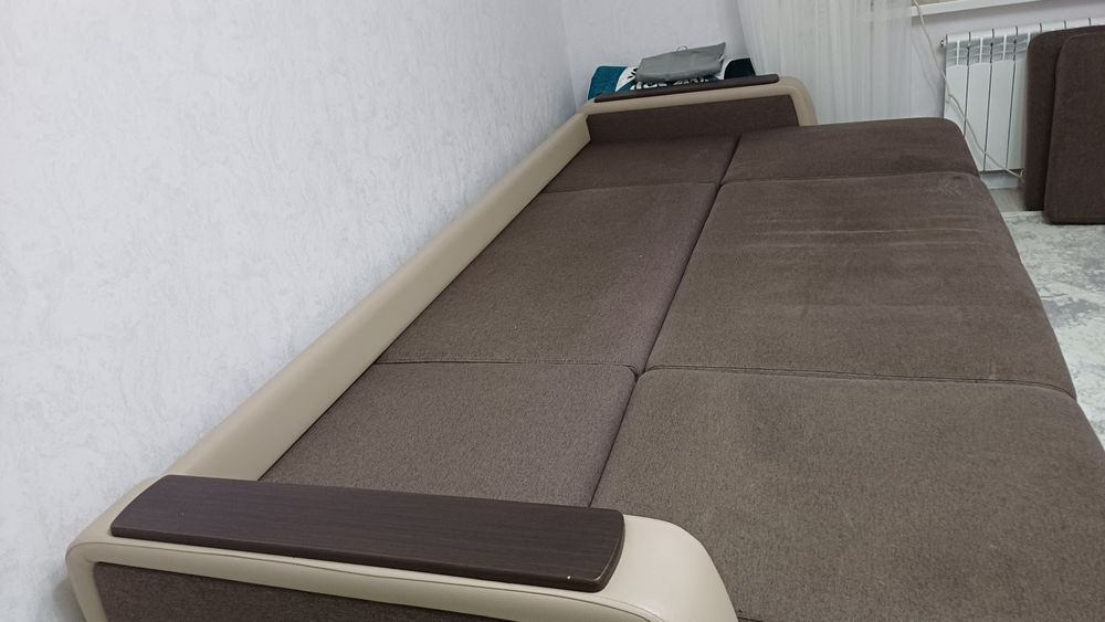 Срочно продаю диван