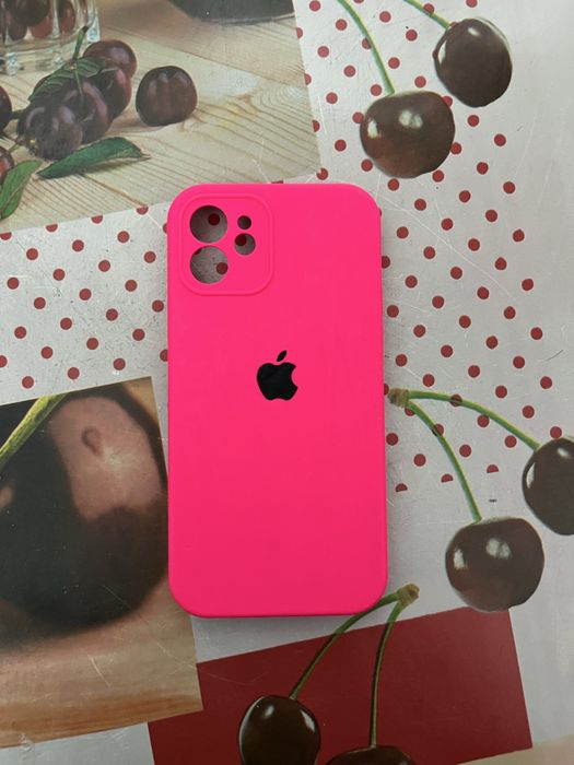 Чехлы на айфон 12