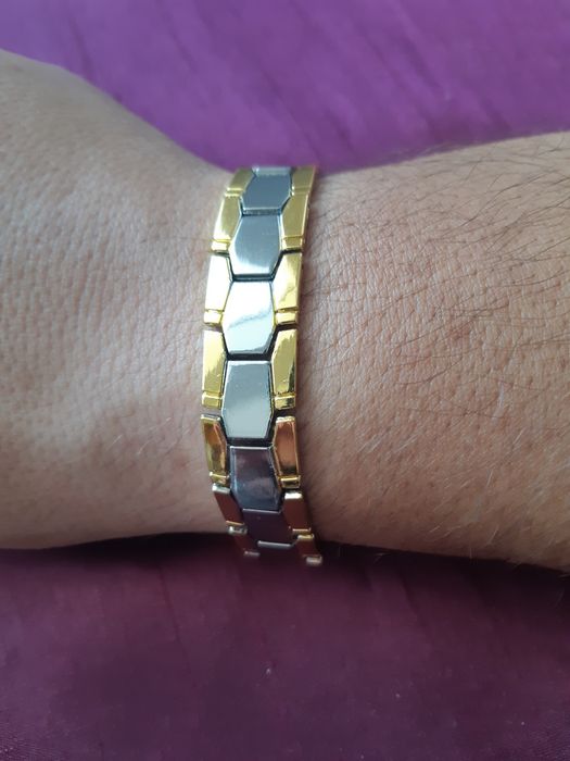 Елегантна Магнитна дамска гривна