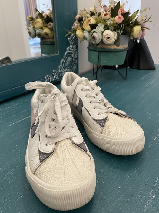 Продаю кеды