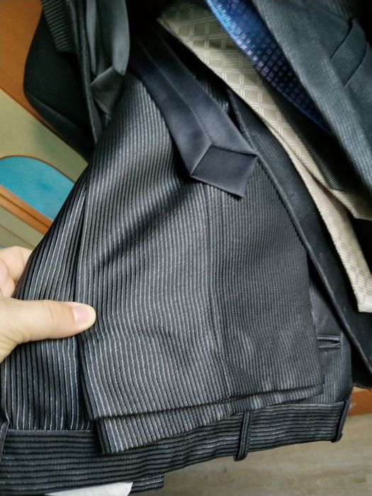 Costum bărbați model deosebit