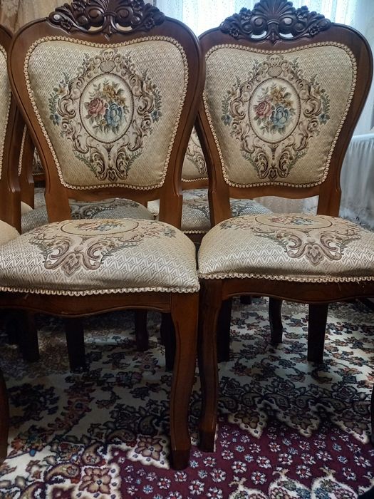 Стол и стулья  12 шт.