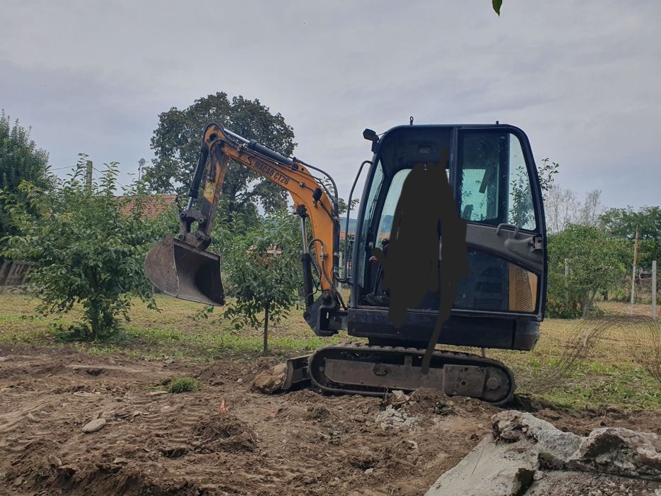 Miniexcavator Macao 2,6t/ Mercedes - Benz  7,5t basculabil