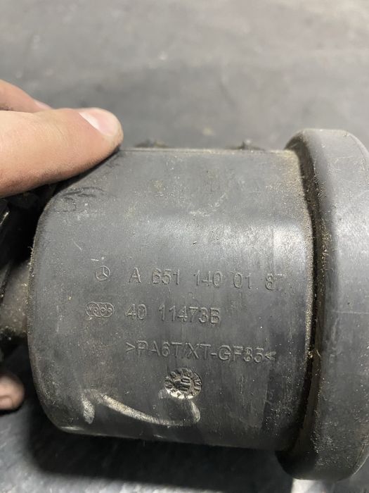 Furtun intercooler rezonator aer Mercedes Vito 2.2 CDI A6511400187